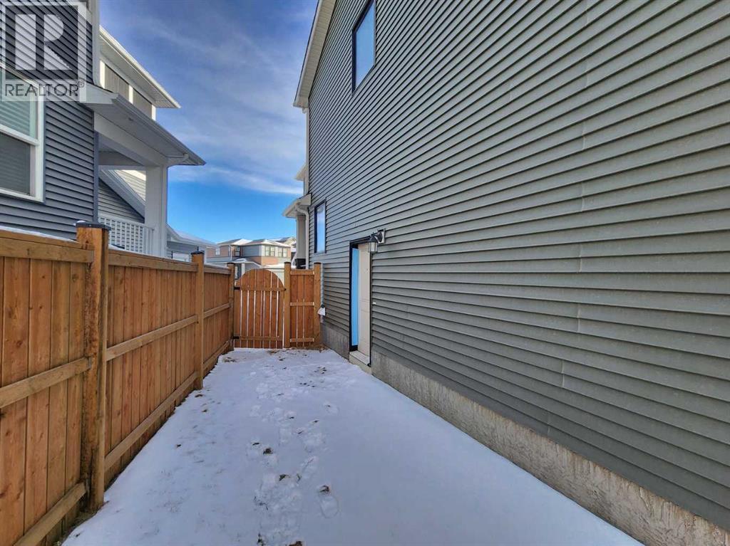 Single Family House for Sale in  Edith Road NW Glacier Ridge Calgary 