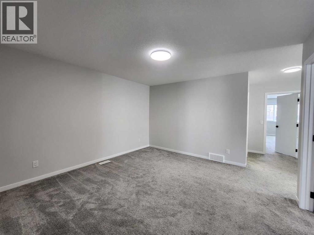 Single Family House for Sale in  Edith Road NW Glacier Ridge Calgary 