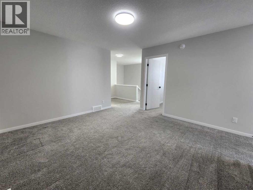 Single Family House for Sale in  Edith Road NW Glacier Ridge Calgary 