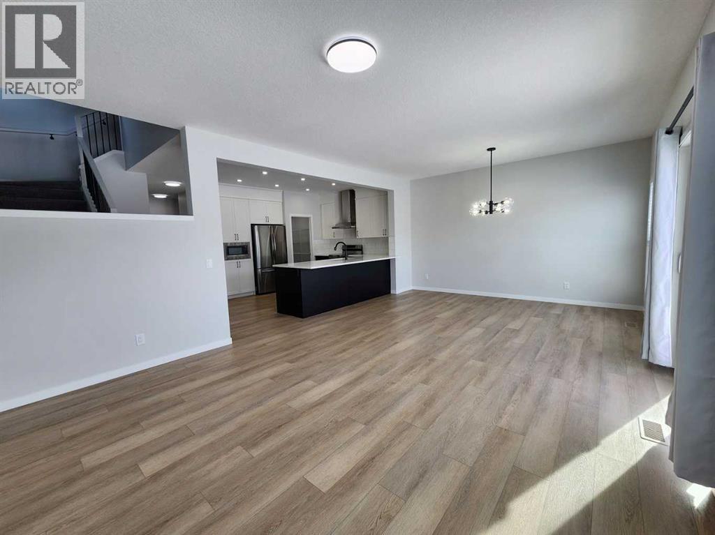 Single Family House for Sale in  Edith Road NW Glacier Ridge Calgary 