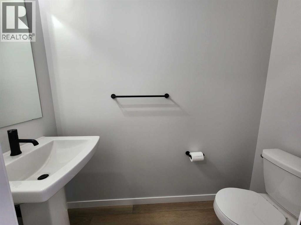 Single Family House for Sale in  Edith Road NW Glacier Ridge Calgary 