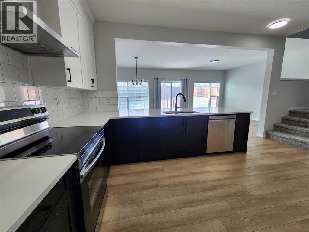 Single Family House for Sale in  Edith Road NW Glacier Ridge Calgary 