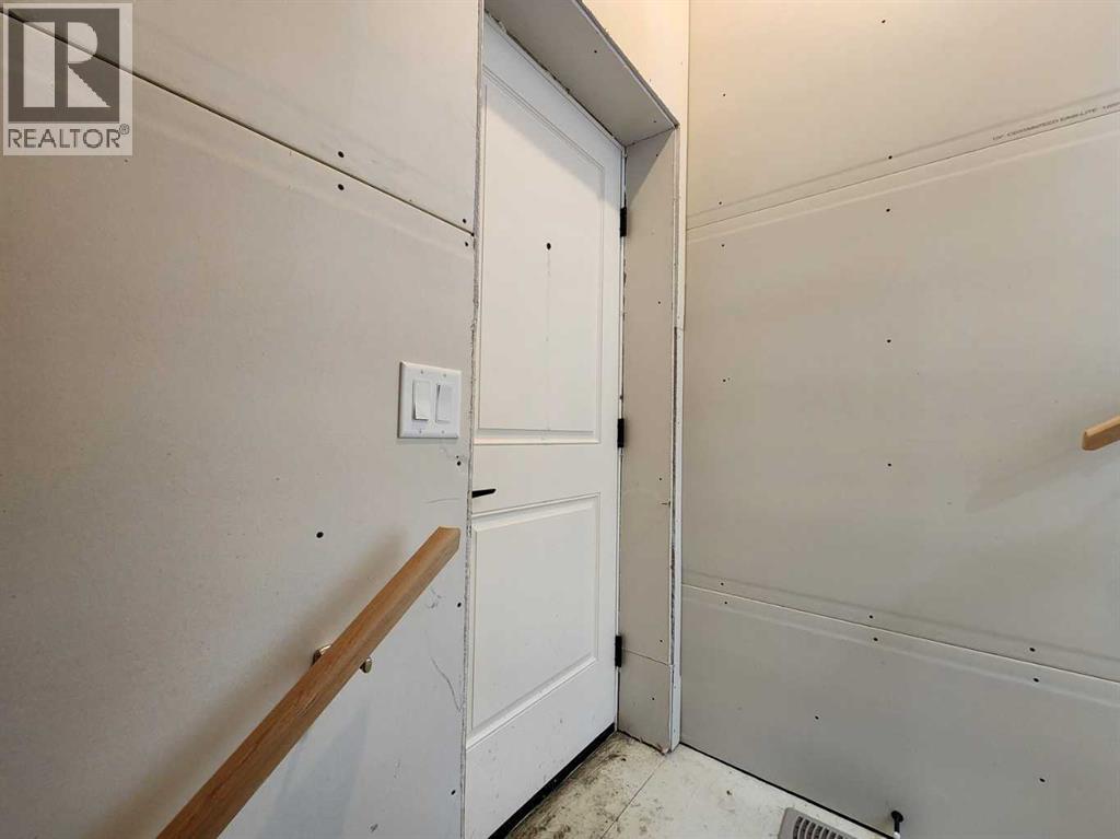 Single Family House for Sale in  Edith Road NW Glacier Ridge Calgary 