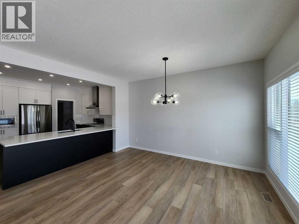 Single Family House for Sale in  Edith Road NW Glacier Ridge Calgary 