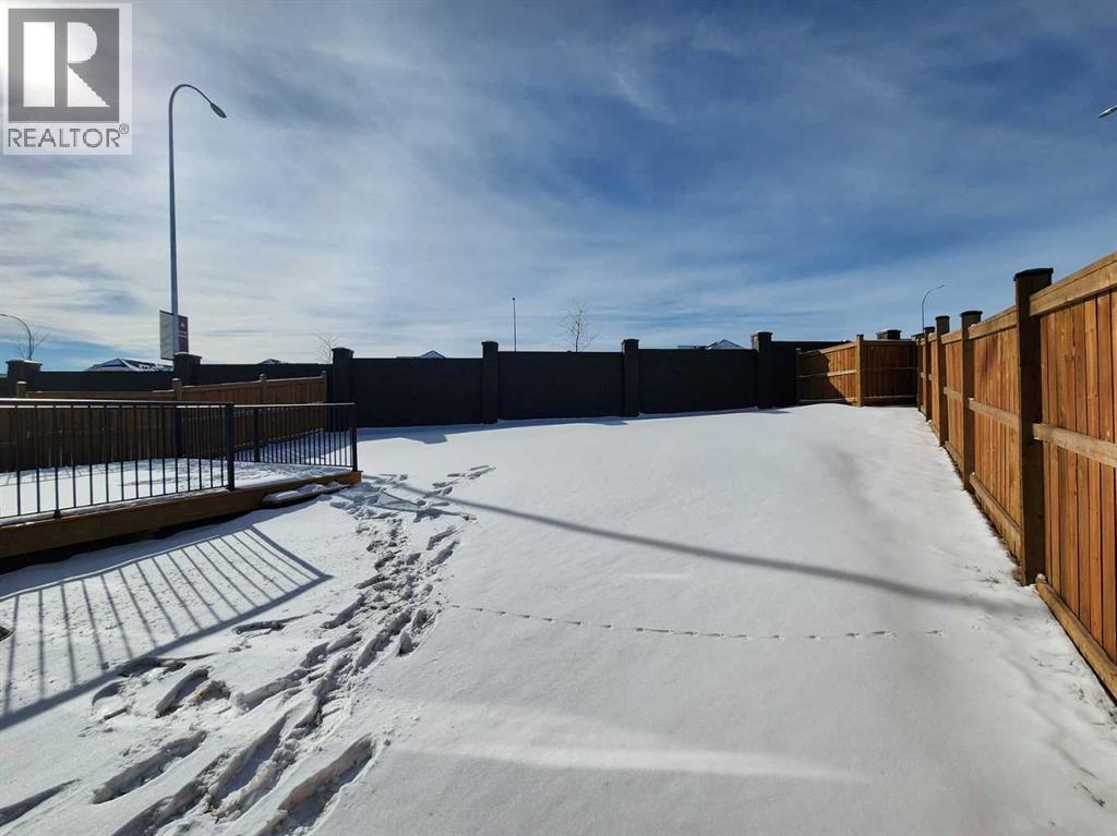 Single Family House for Sale in  Edith Road NW Glacier Ridge Calgary 