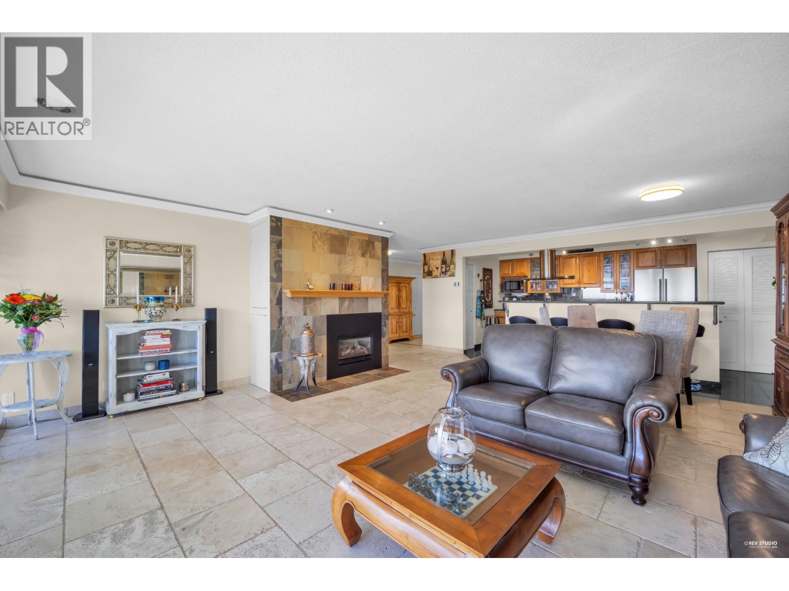 11 2238 FOLKESTONE WAY, West Vancouver