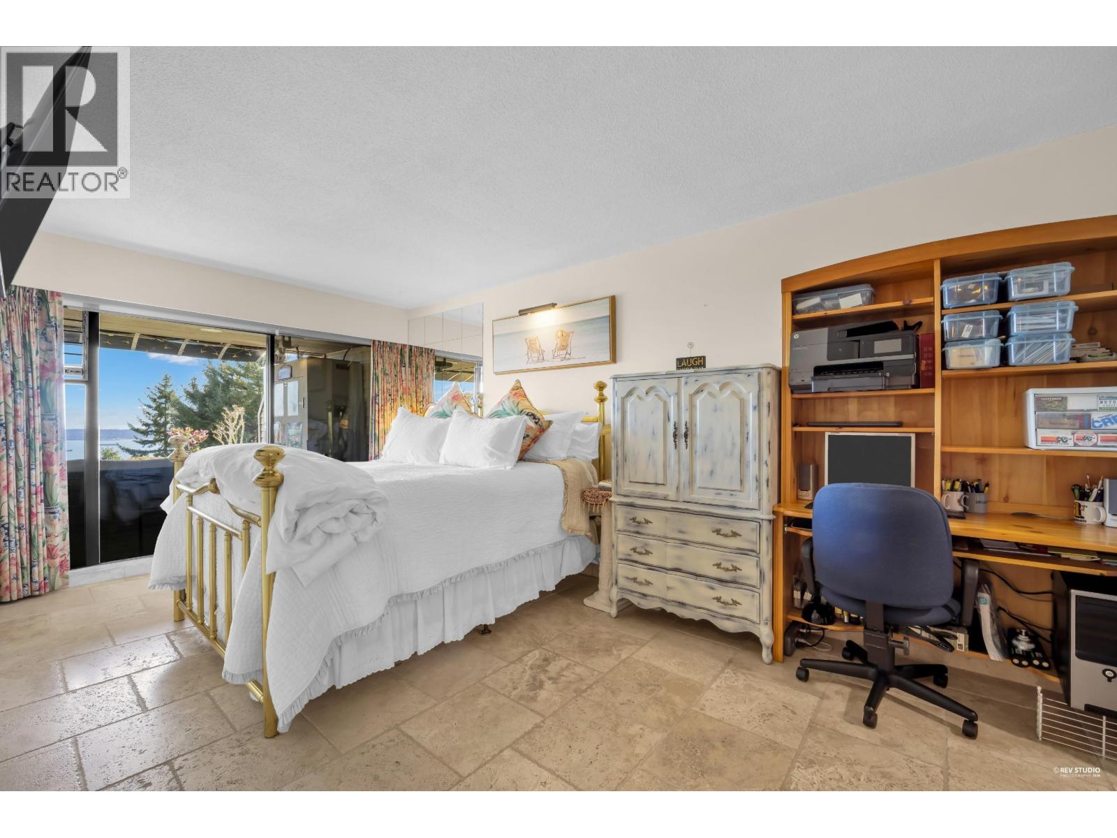 11 2238 FOLKESTONE WAY, West Vancouver