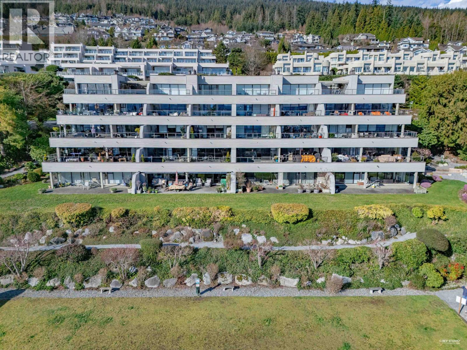 11 2238 FOLKESTONE WAY, West Vancouver