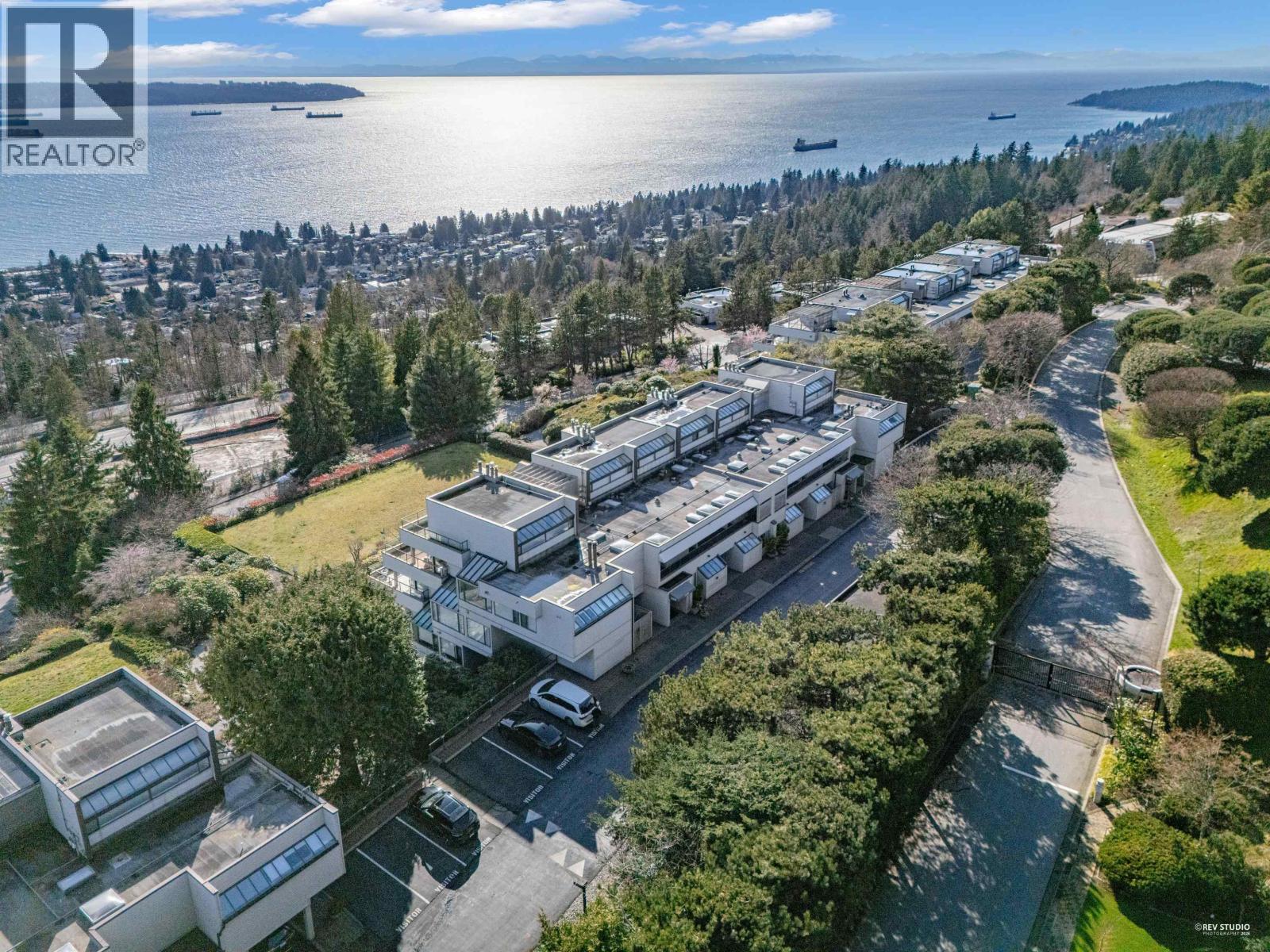 11 2238 FOLKESTONE WAY, West Vancouver