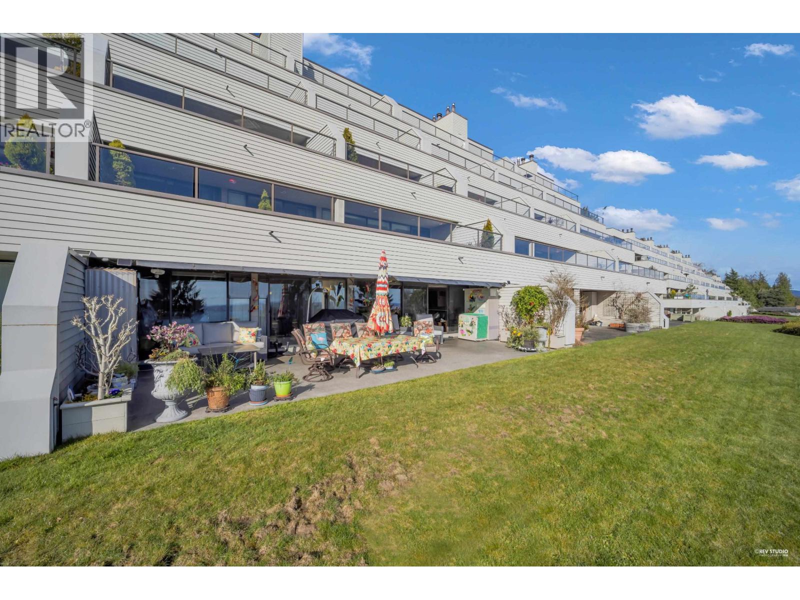 11 2238 FOLKESTONE WAY, West Vancouver