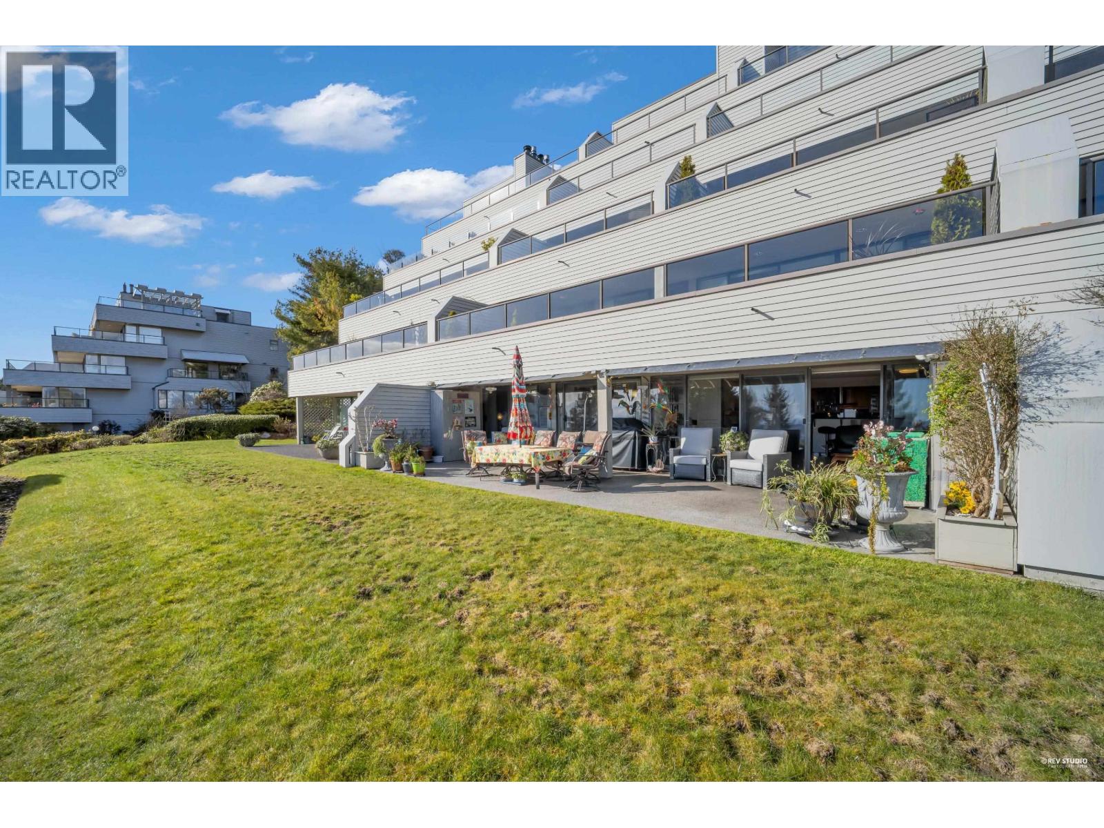 11 2238 FOLKESTONE WAY, West Vancouver