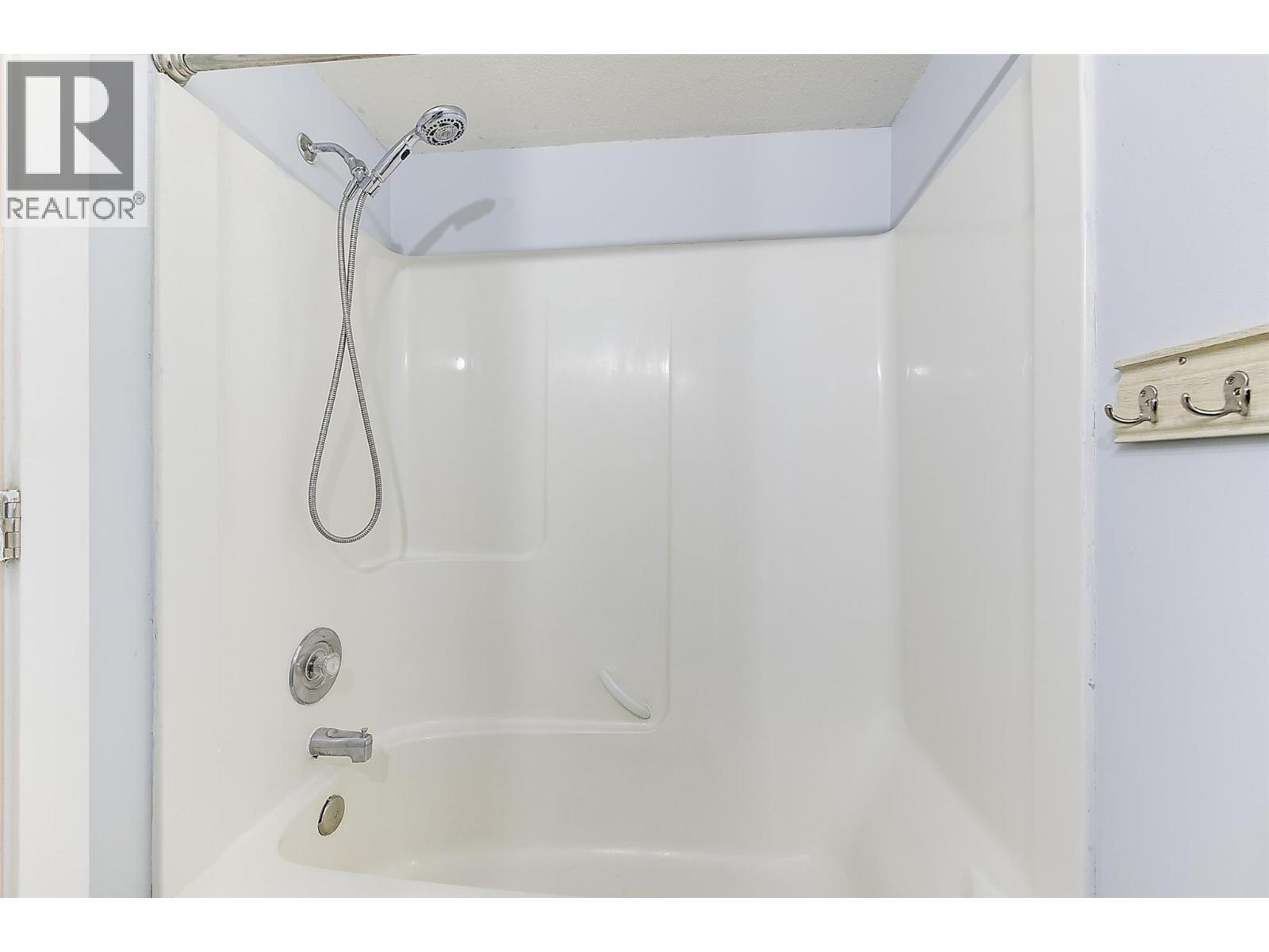 2732 Riffington Place, West Kelowna