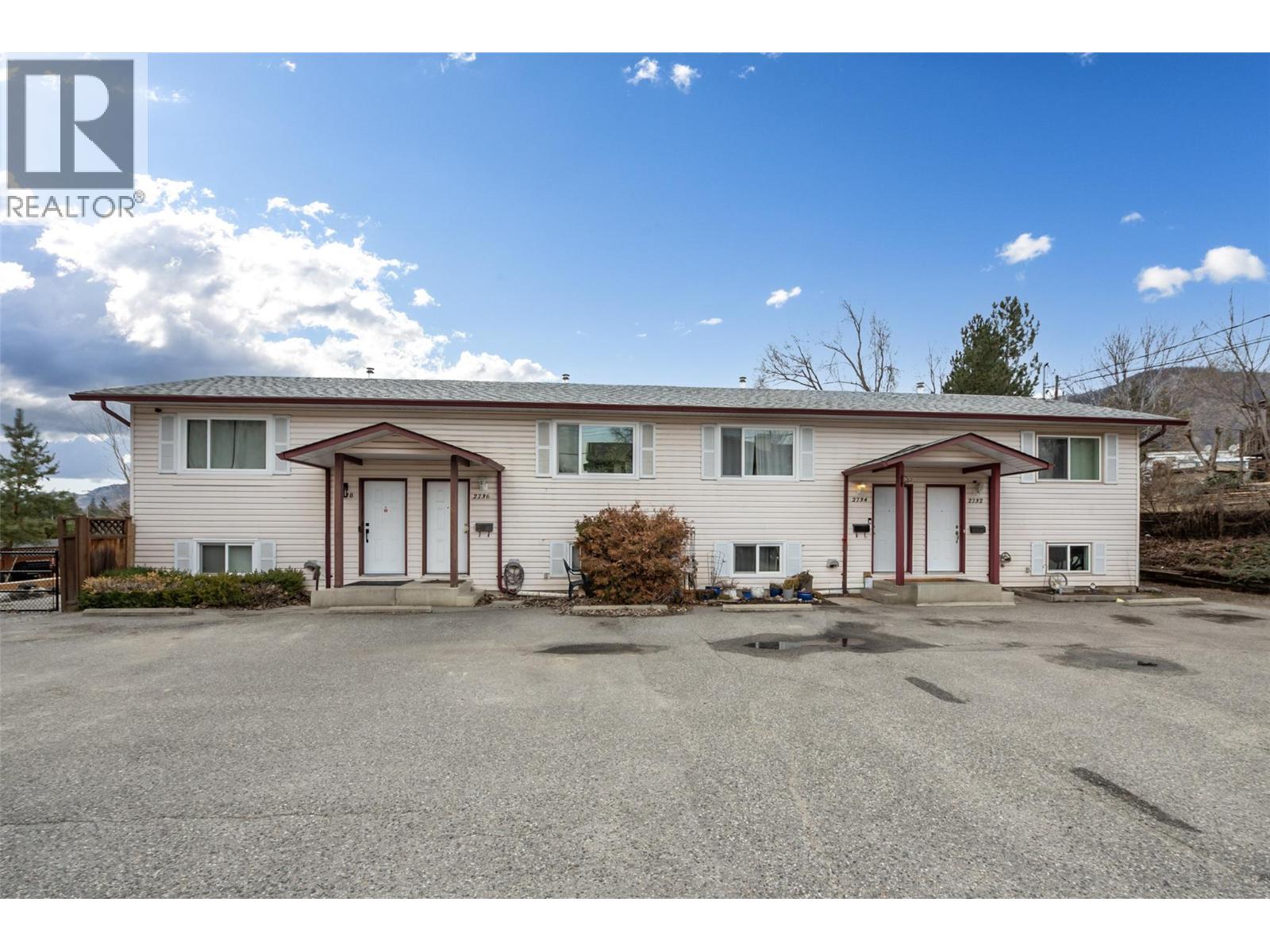 2732 Riffington Place, West Kelowna