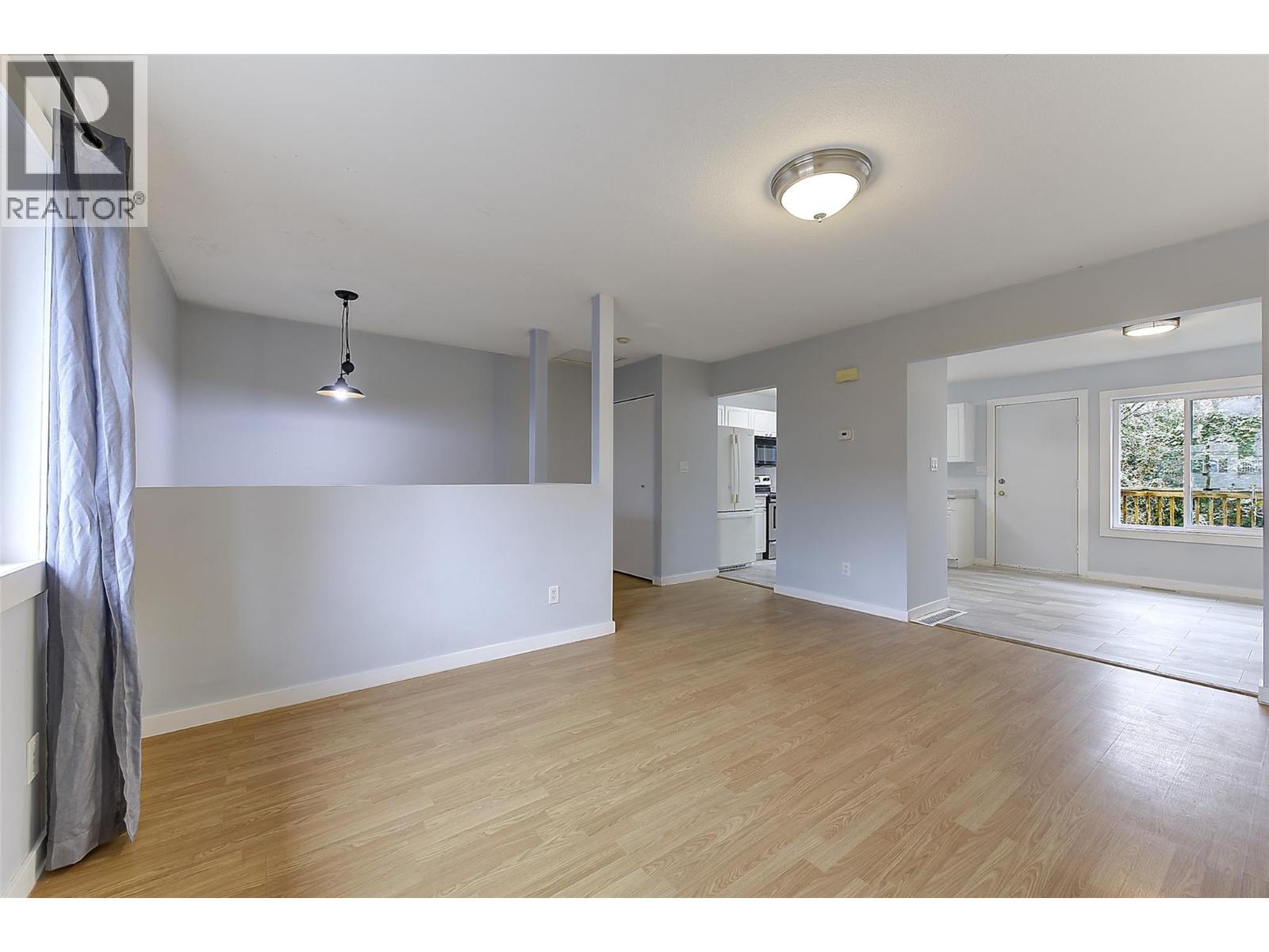 2732 Riffington Place, West Kelowna