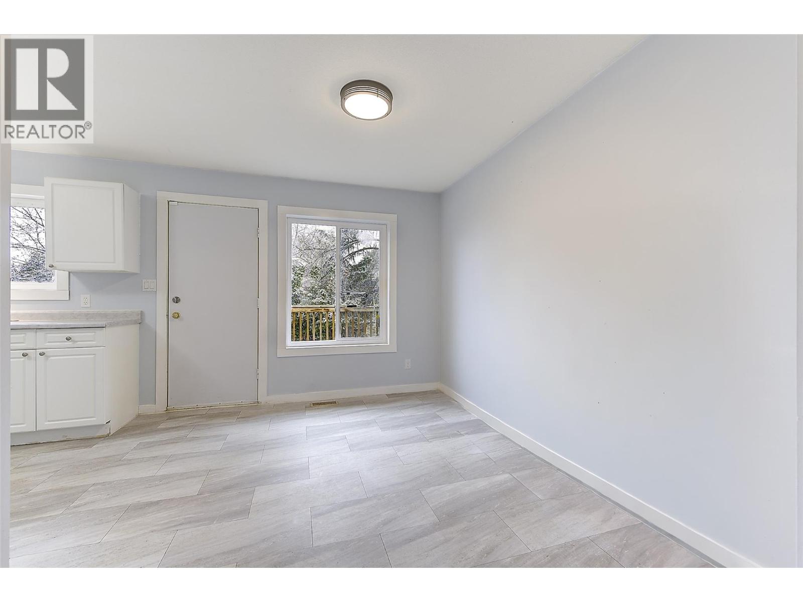 2732 Riffington Place, West Kelowna