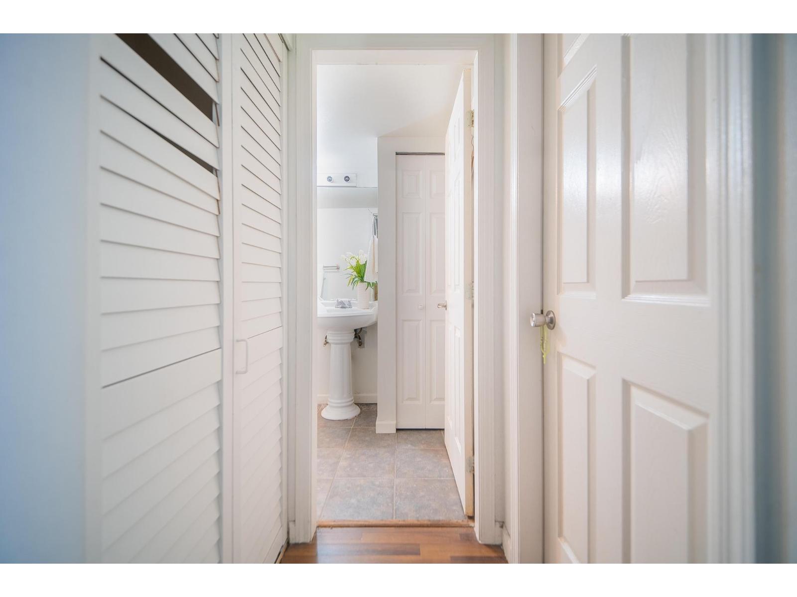 111 14355 103 AVENUE, Surrey