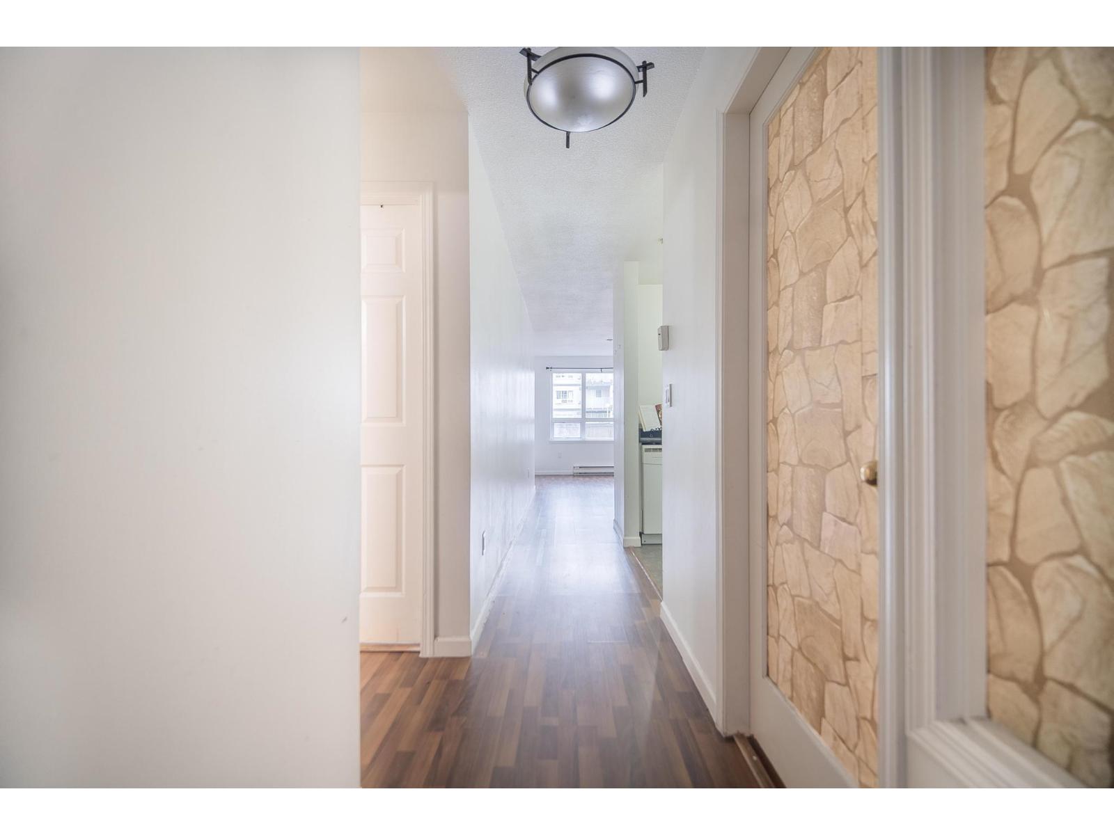 111 14355 103 AVENUE, Surrey