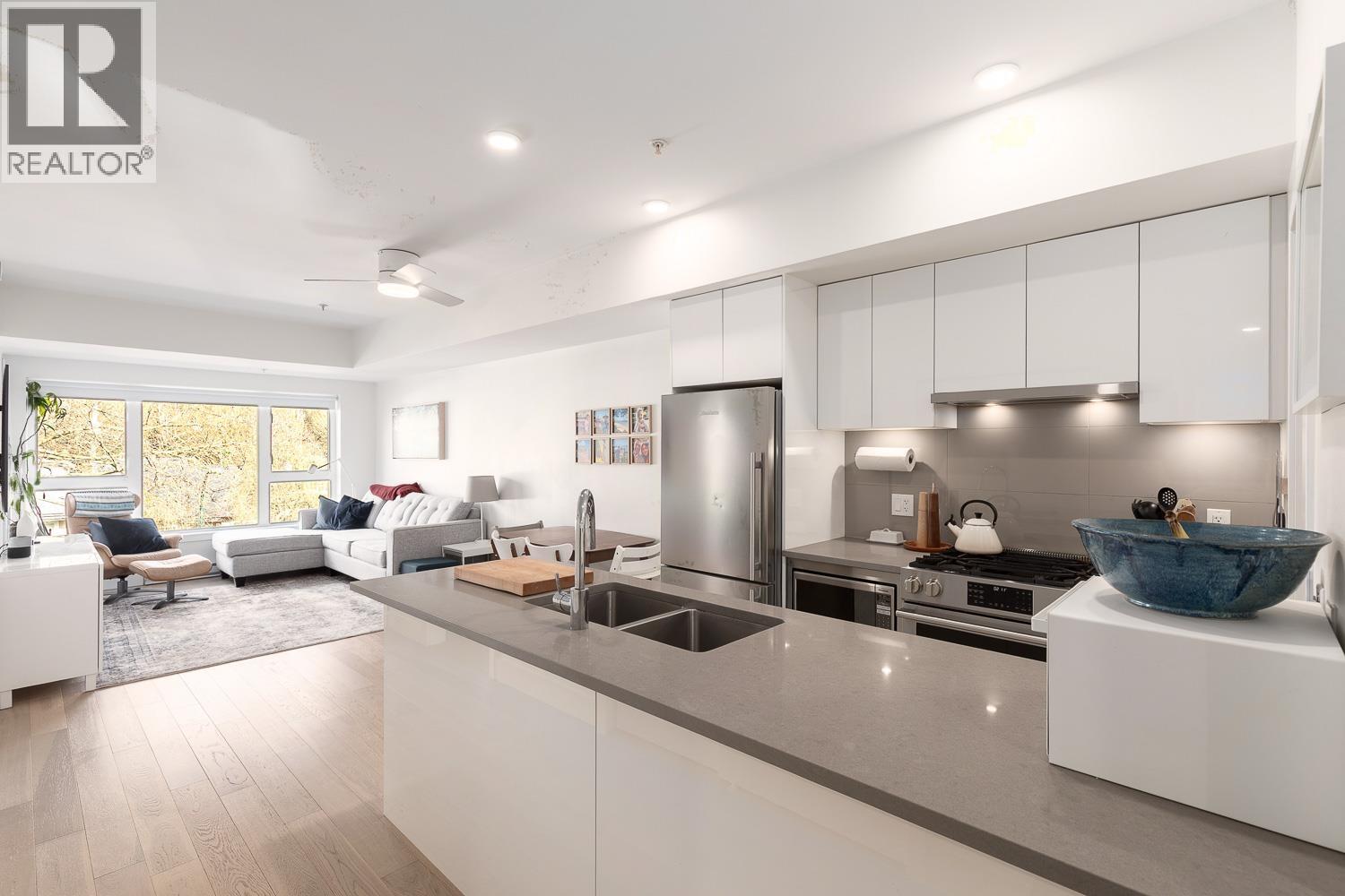 305 2666 DUKE STREET