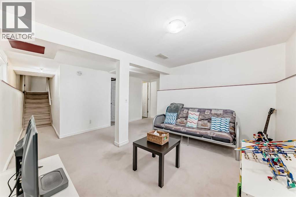 Single Family House 3 Level for Sale in  Falshire Terrace NE Falconridge Calgary 