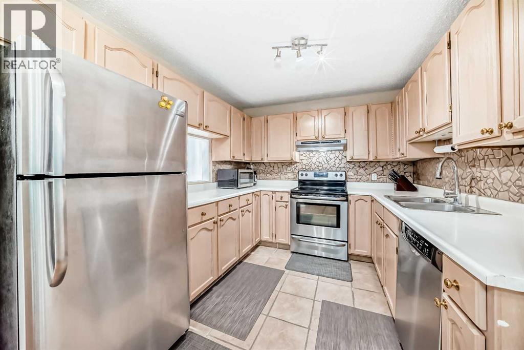 Single Family House 3 Level for Sale in  Falshire Terrace NE Falconridge Calgary 