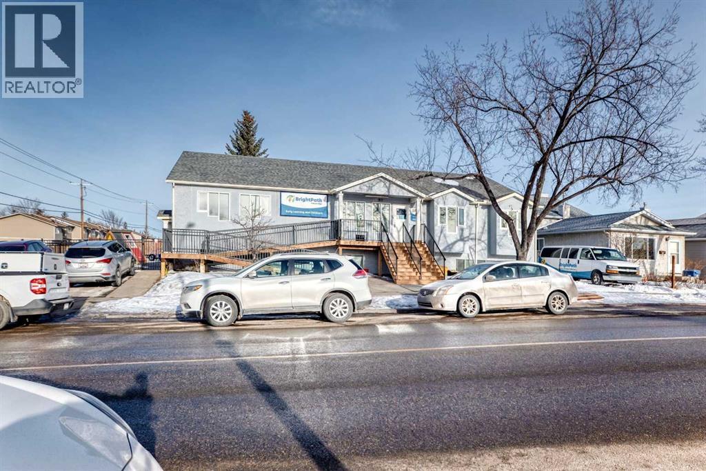 Single Family House 3 Level for Sale in  Falshire Terrace NE Falconridge Calgary 