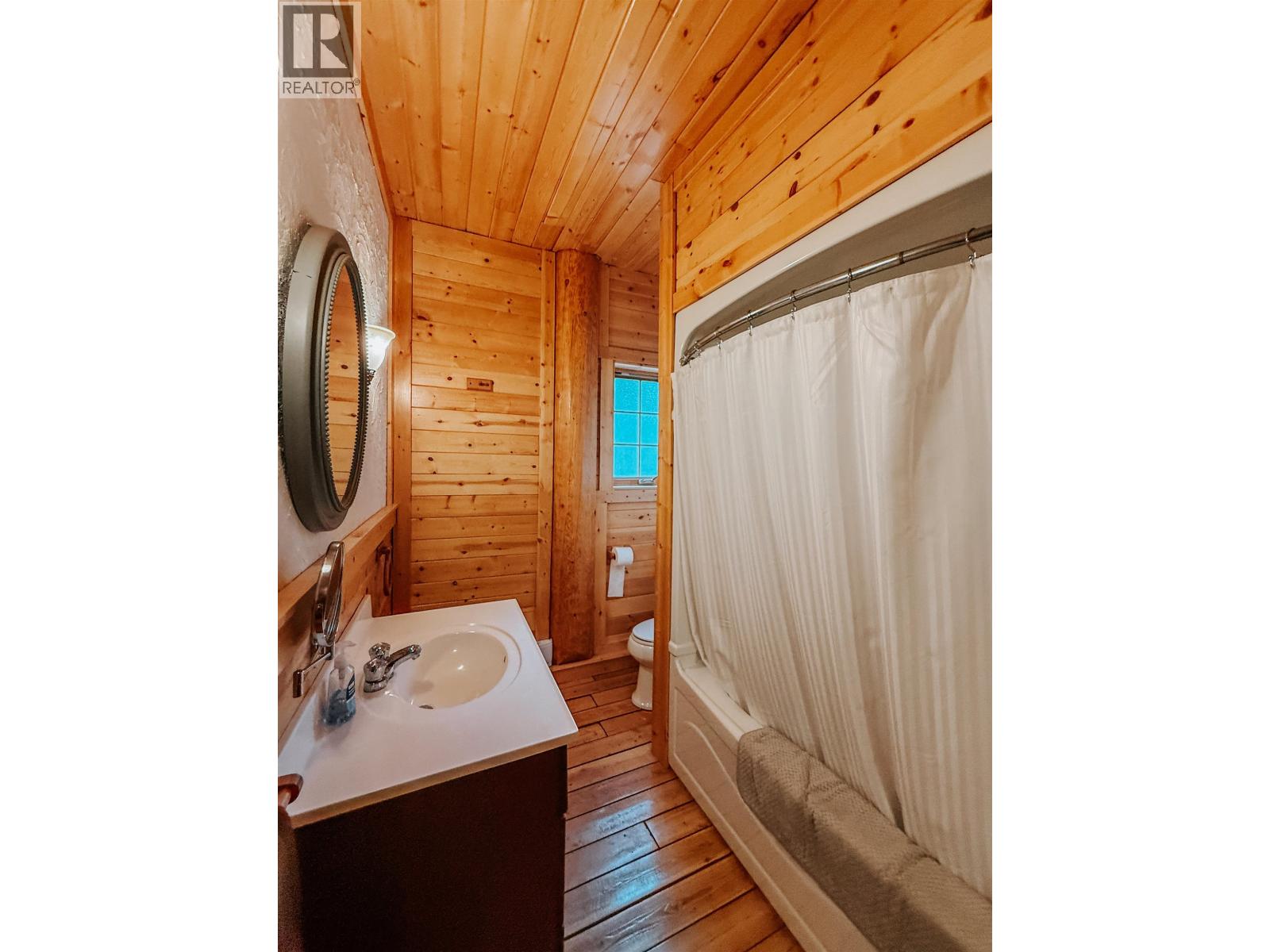 5360 KALLUM DRIVE - 27