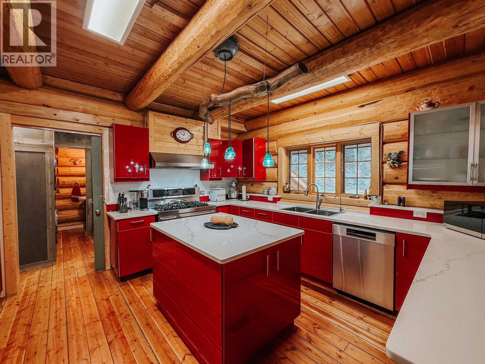 5360 KALLUM DRIVE - 6