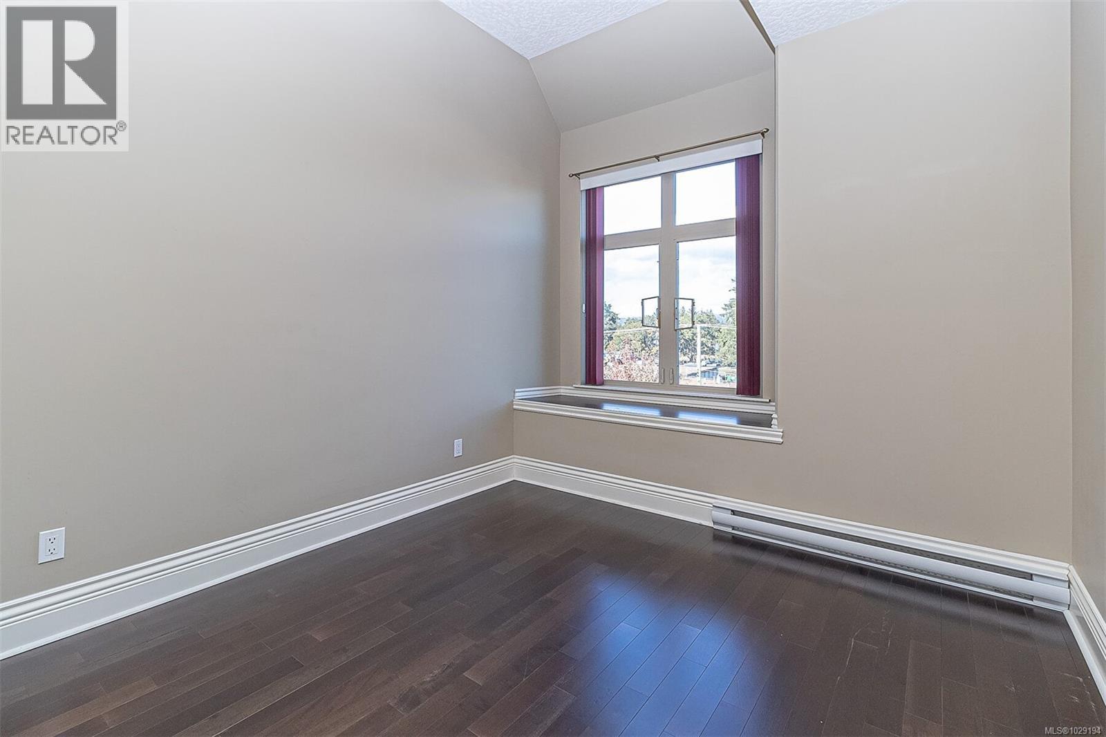 402 755 Goldstream Avenue, Langford