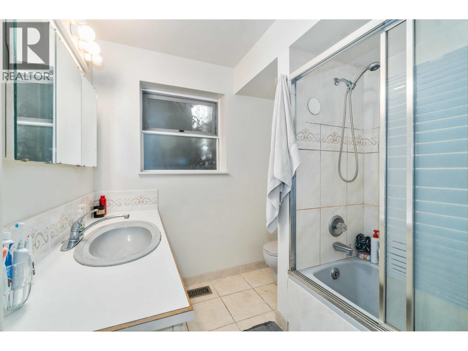 5189 MADEIRA COURT, North Vancouver