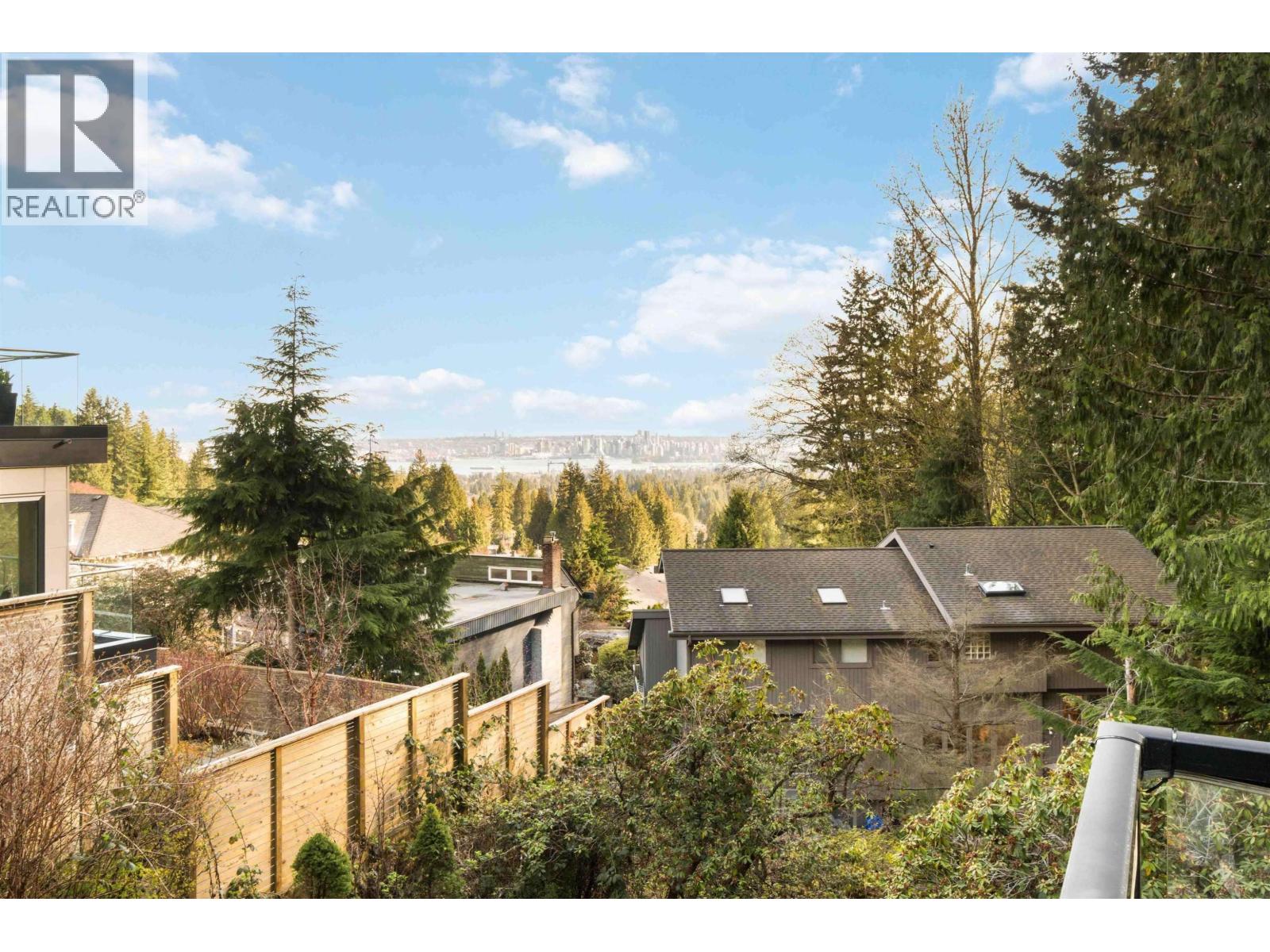 5189 MADEIRA COURT, North Vancouver