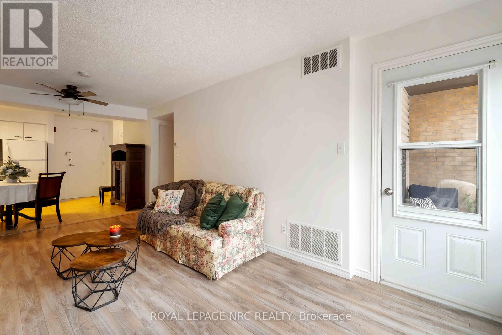 219 – 78 ROEHAMPTON AVENUE,St. Catharines (Carlton/Bunting),,