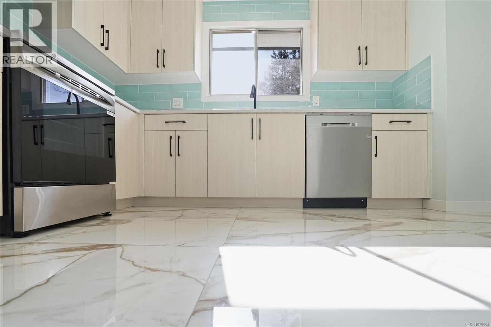 3528 HAMMOND BAY RD - 32