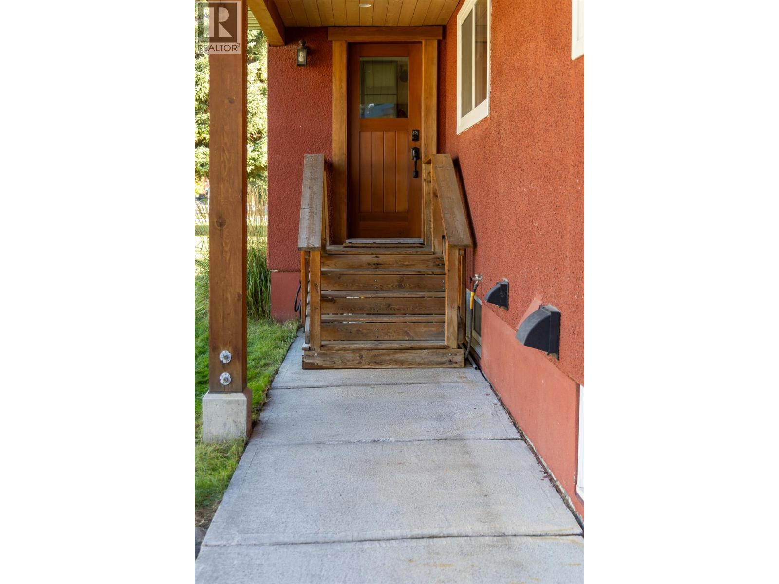 862 11th Avenue, Fernie