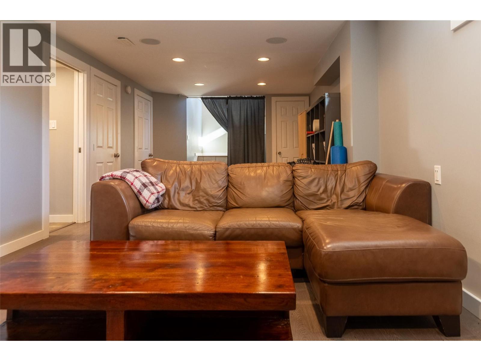 862 11th Avenue, Fernie