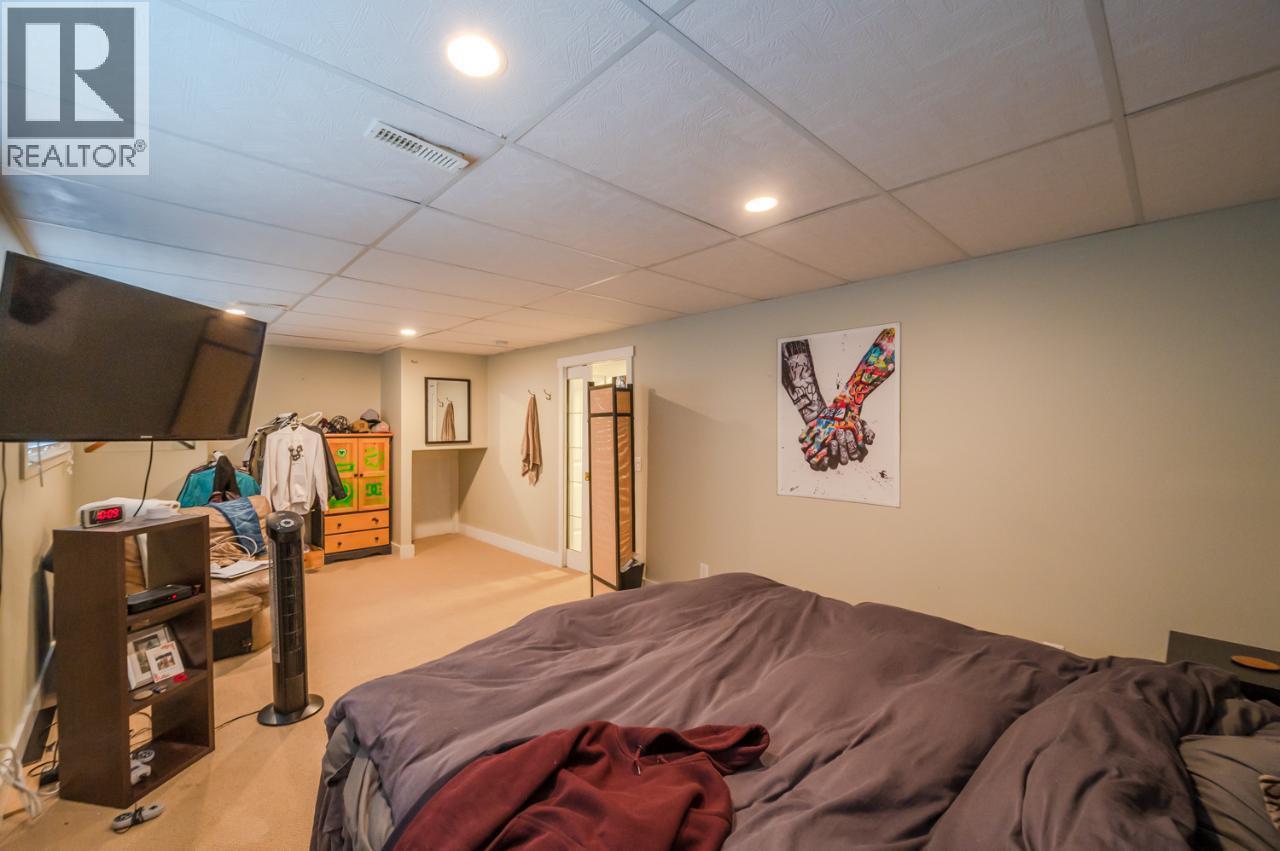 668 TOZER Avenue, Kelowna