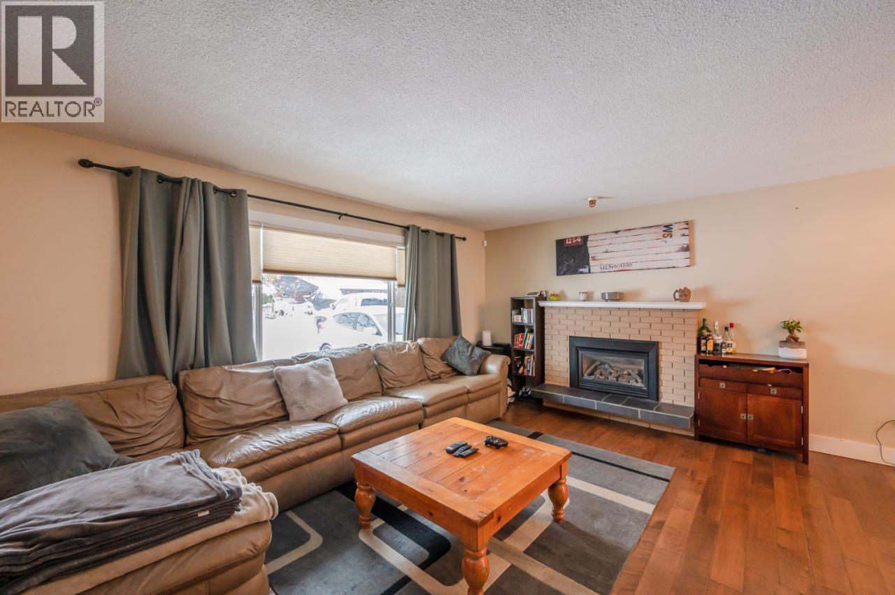 668 TOZER Avenue, Kelowna