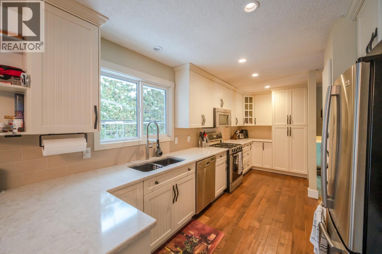 668 TOZER Avenue, Kelowna