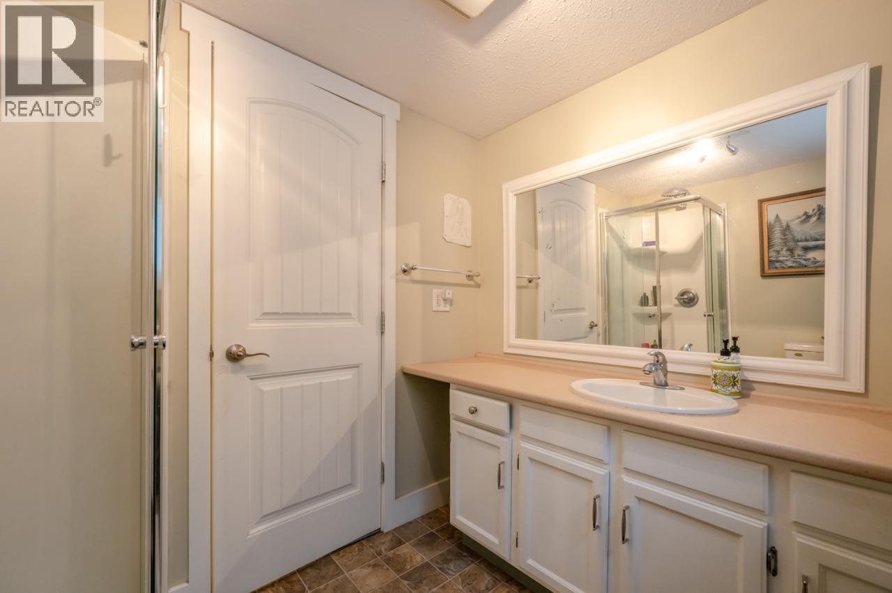 668 TOZER Avenue, Kelowna