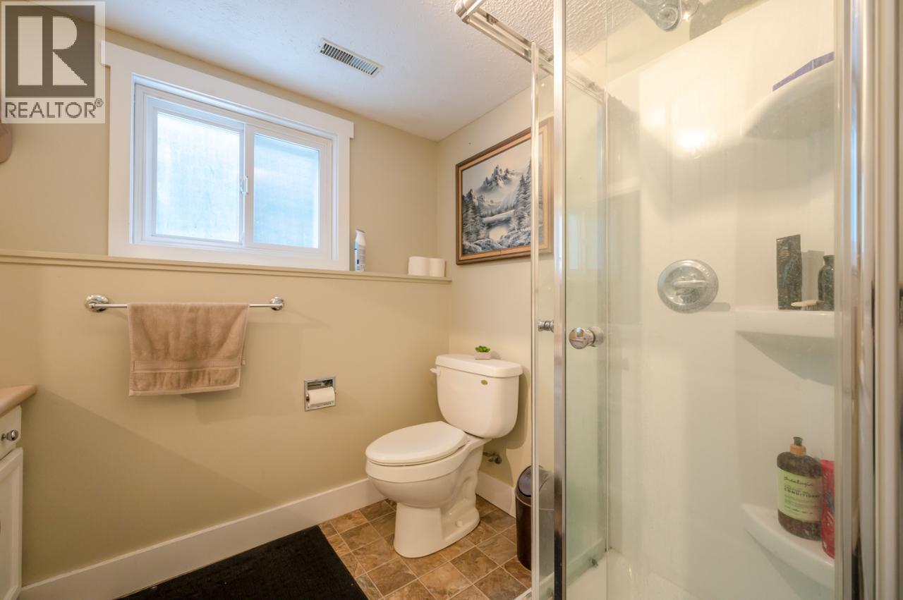 668 TOZER Avenue, Kelowna