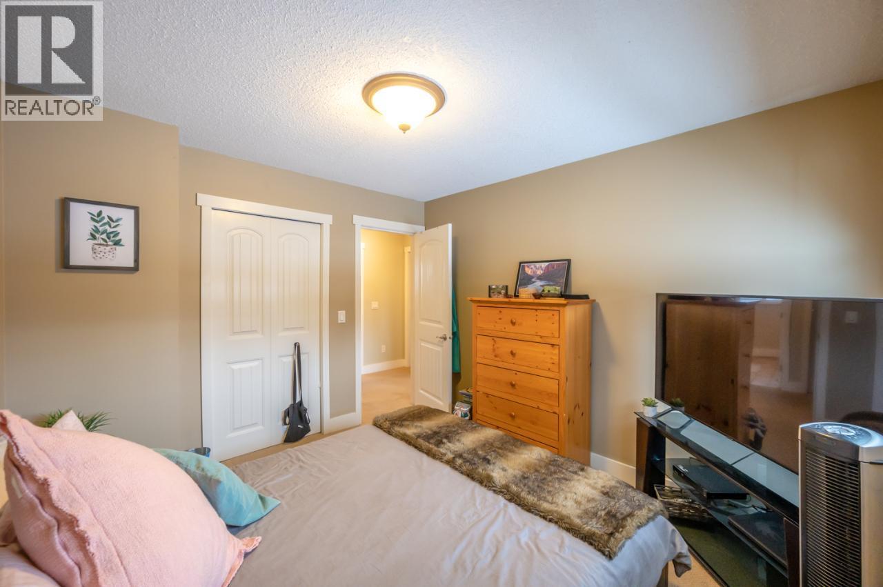 668 TOZER Avenue, Kelowna