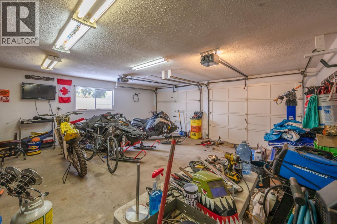 668 TOZER Avenue, Kelowna