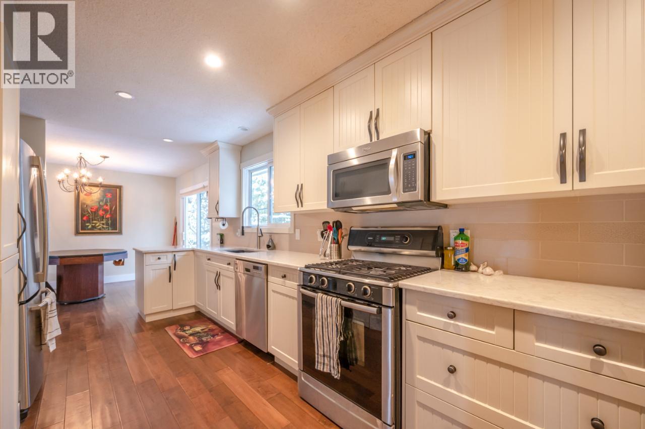 668 TOZER Avenue, Kelowna