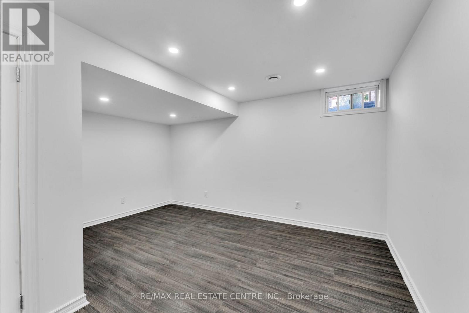 #59 7768 ASCOT CIRCLE - 29