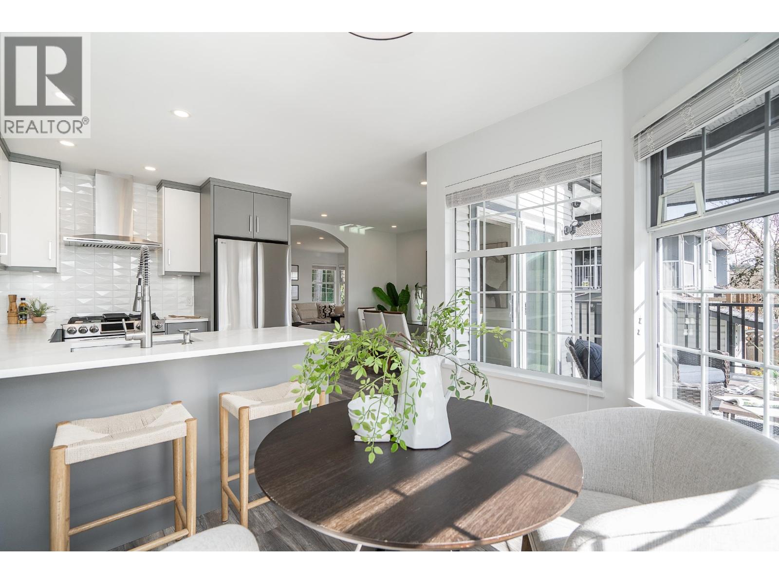 1120 HACHEY AVENUE, Coquitlam