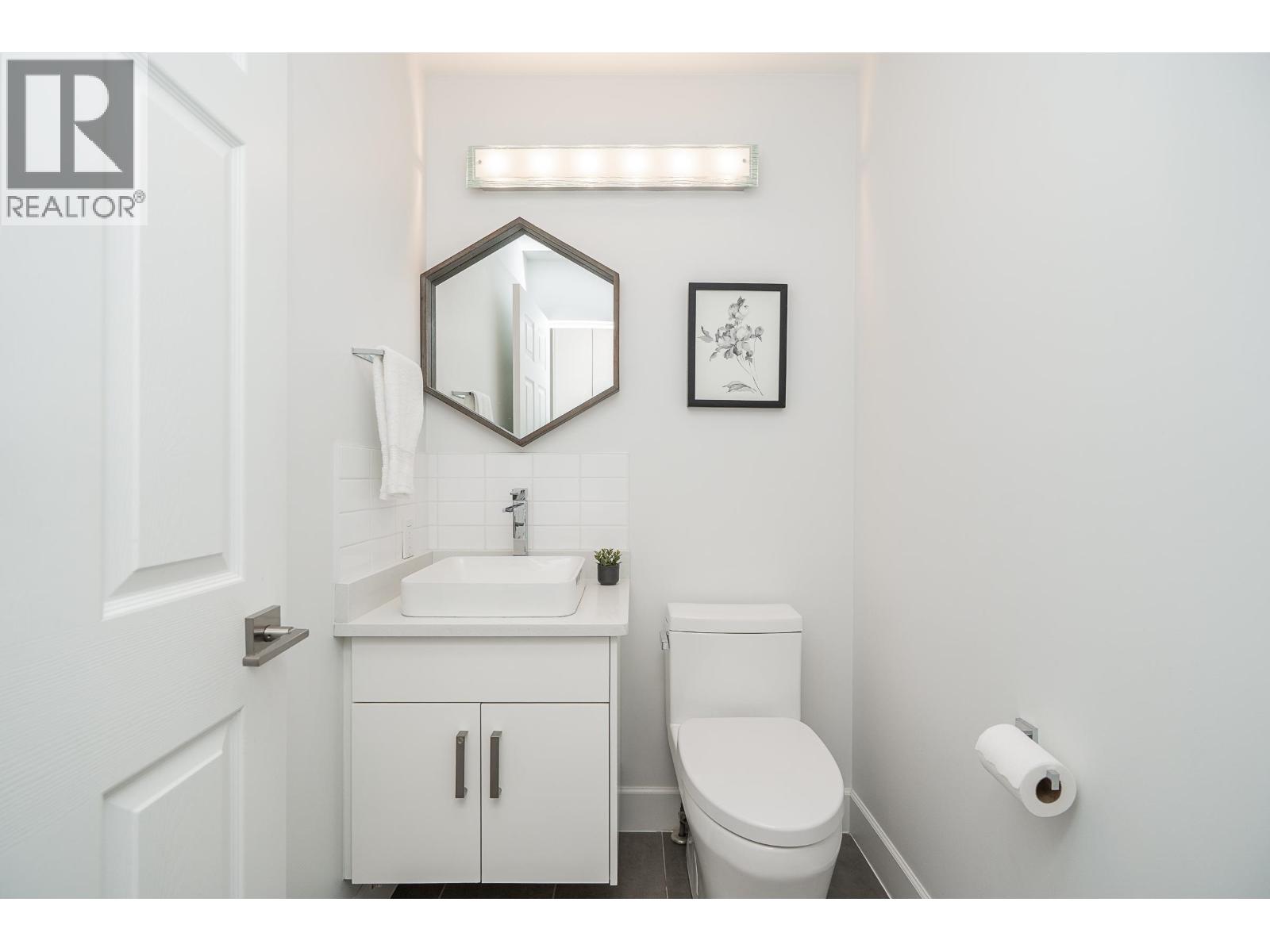 1120 HACHEY AVENUE, Coquitlam