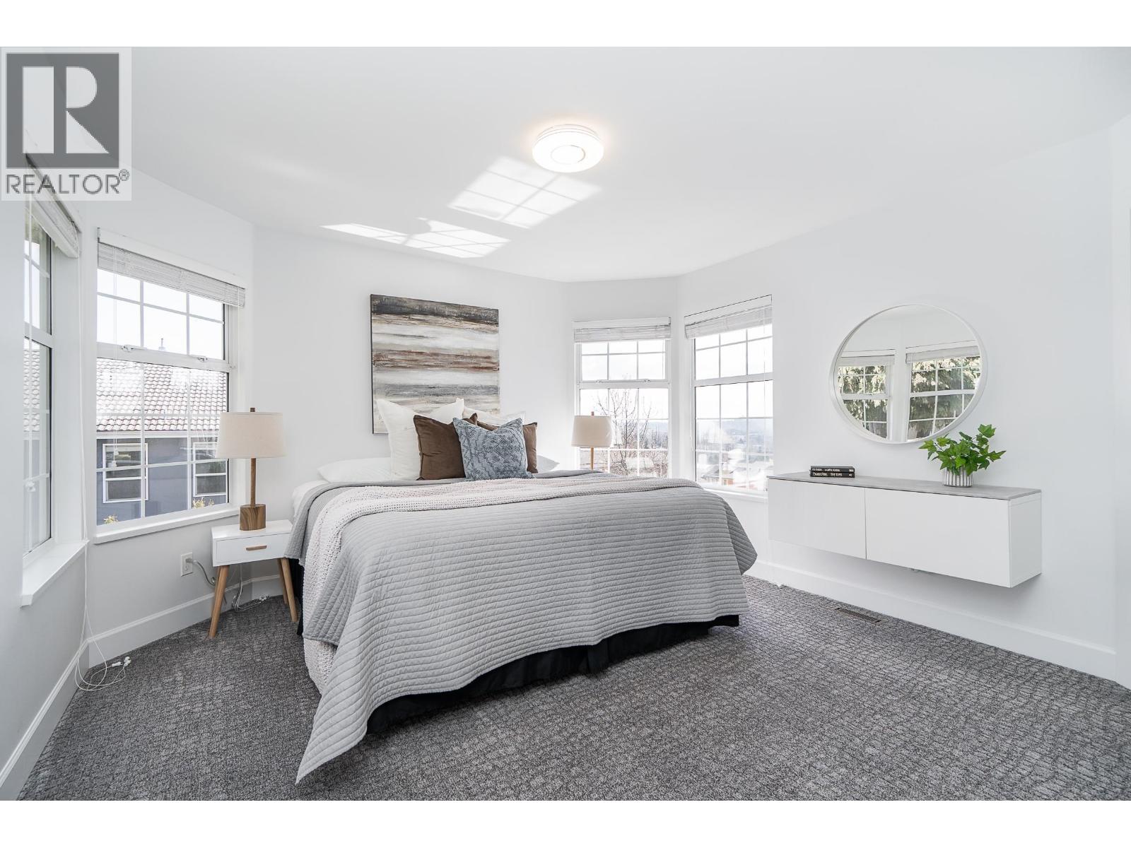 1120 HACHEY AVENUE, Coquitlam