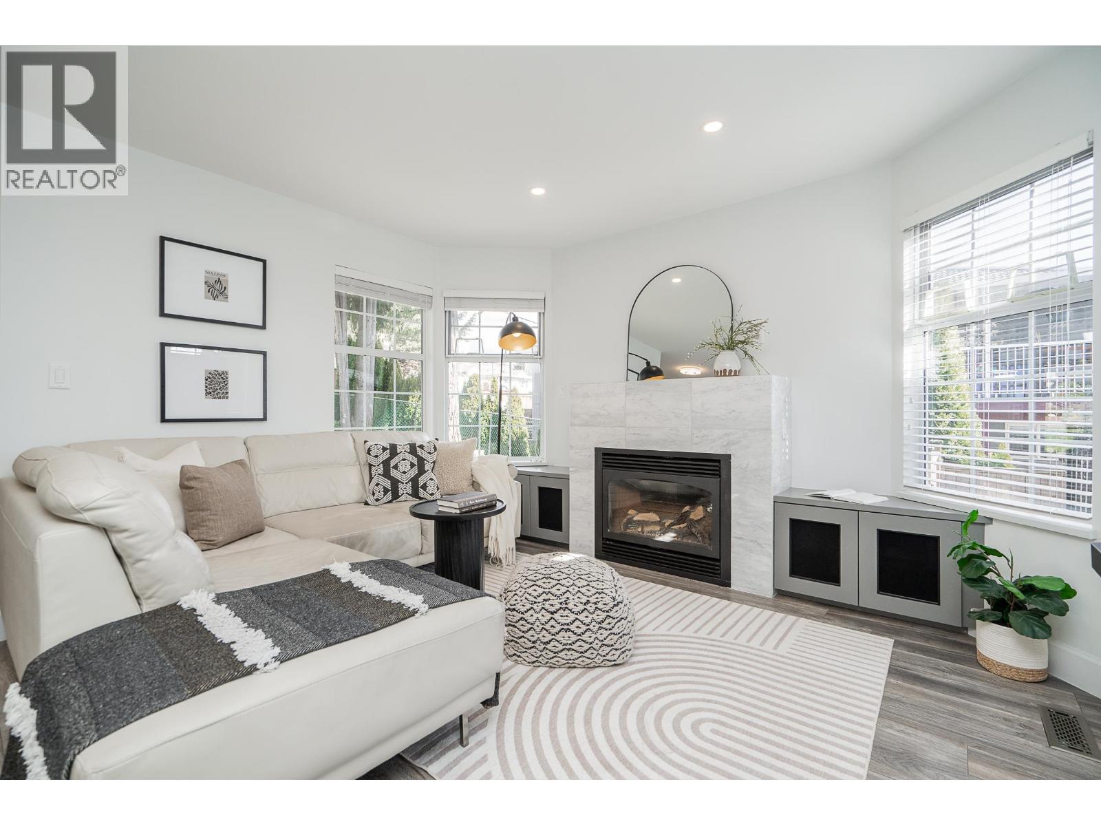 1120 HACHEY AVENUE, Coquitlam