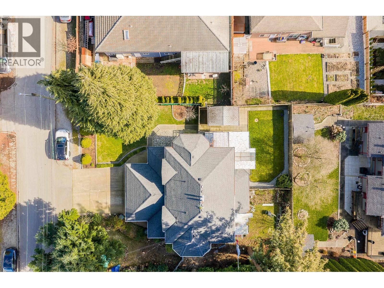 1120 HACHEY AVENUE, Coquitlam