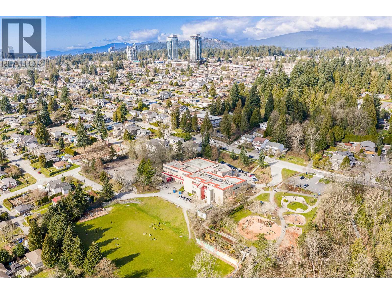 1120 HACHEY AVENUE, Coquitlam