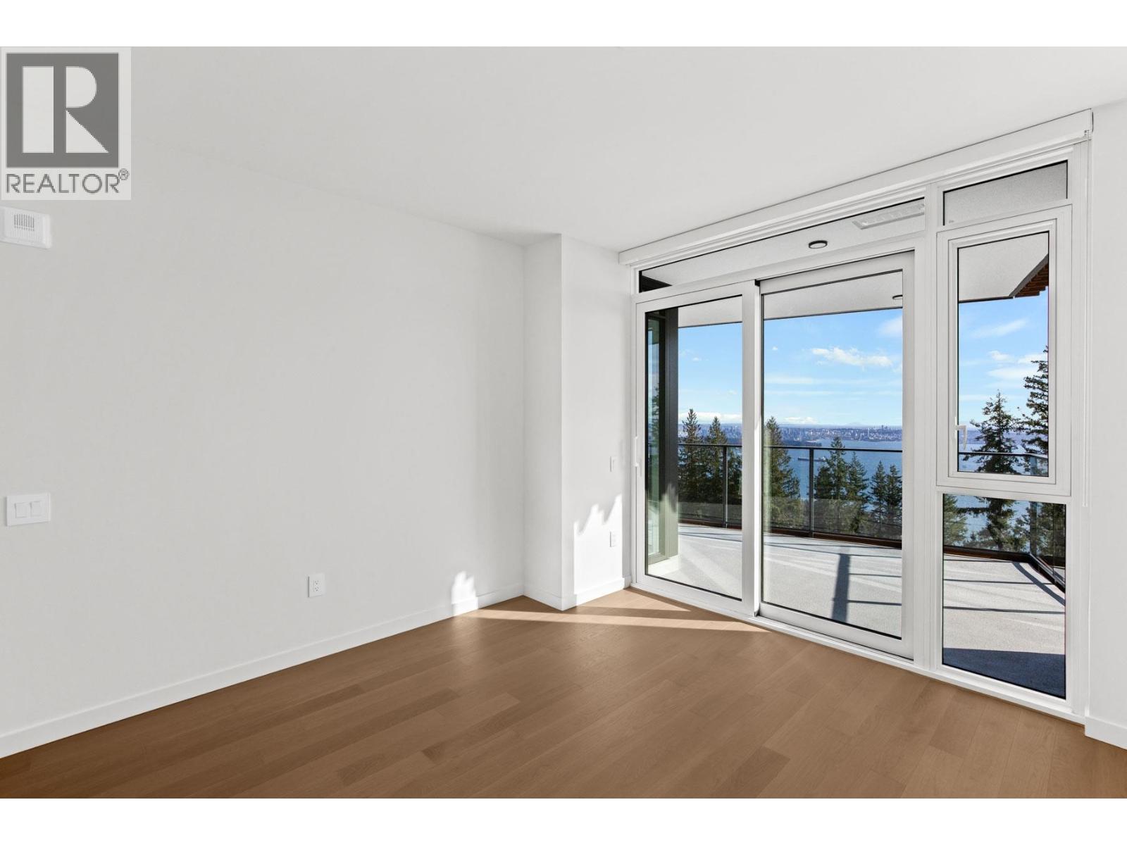 802 3963 UPLANDS WAY, West Vancouver